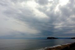 雲の合間から