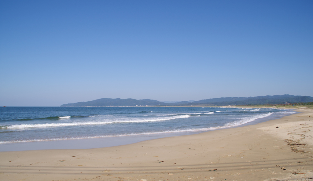 快晴の砂浜