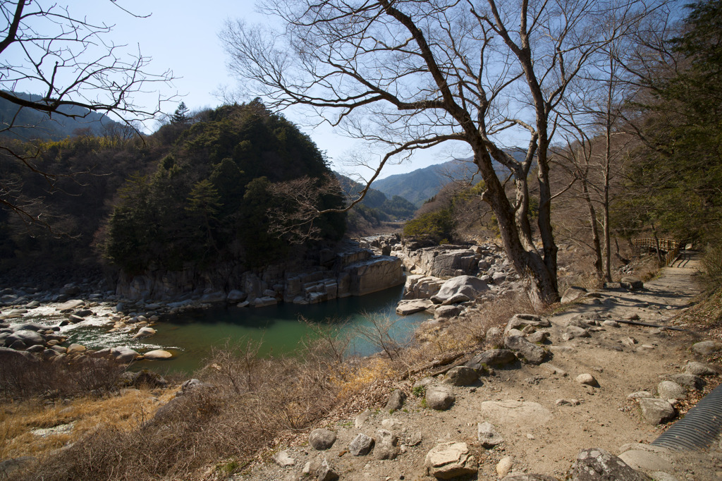 でっかい岩