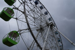 曇天と観覧車