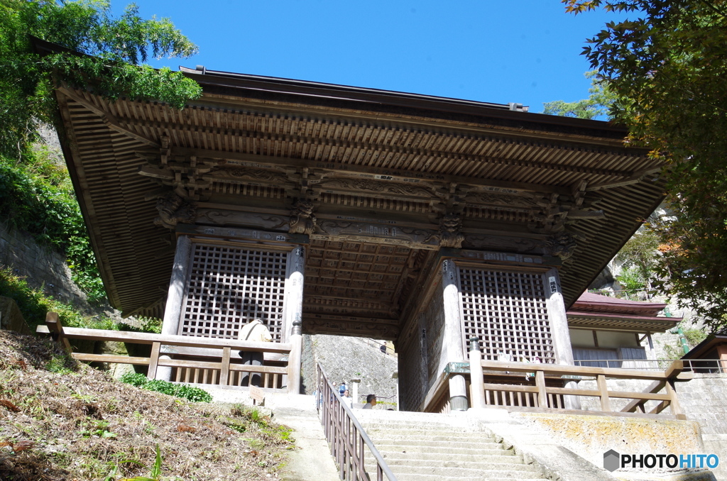 山寺・仁王門