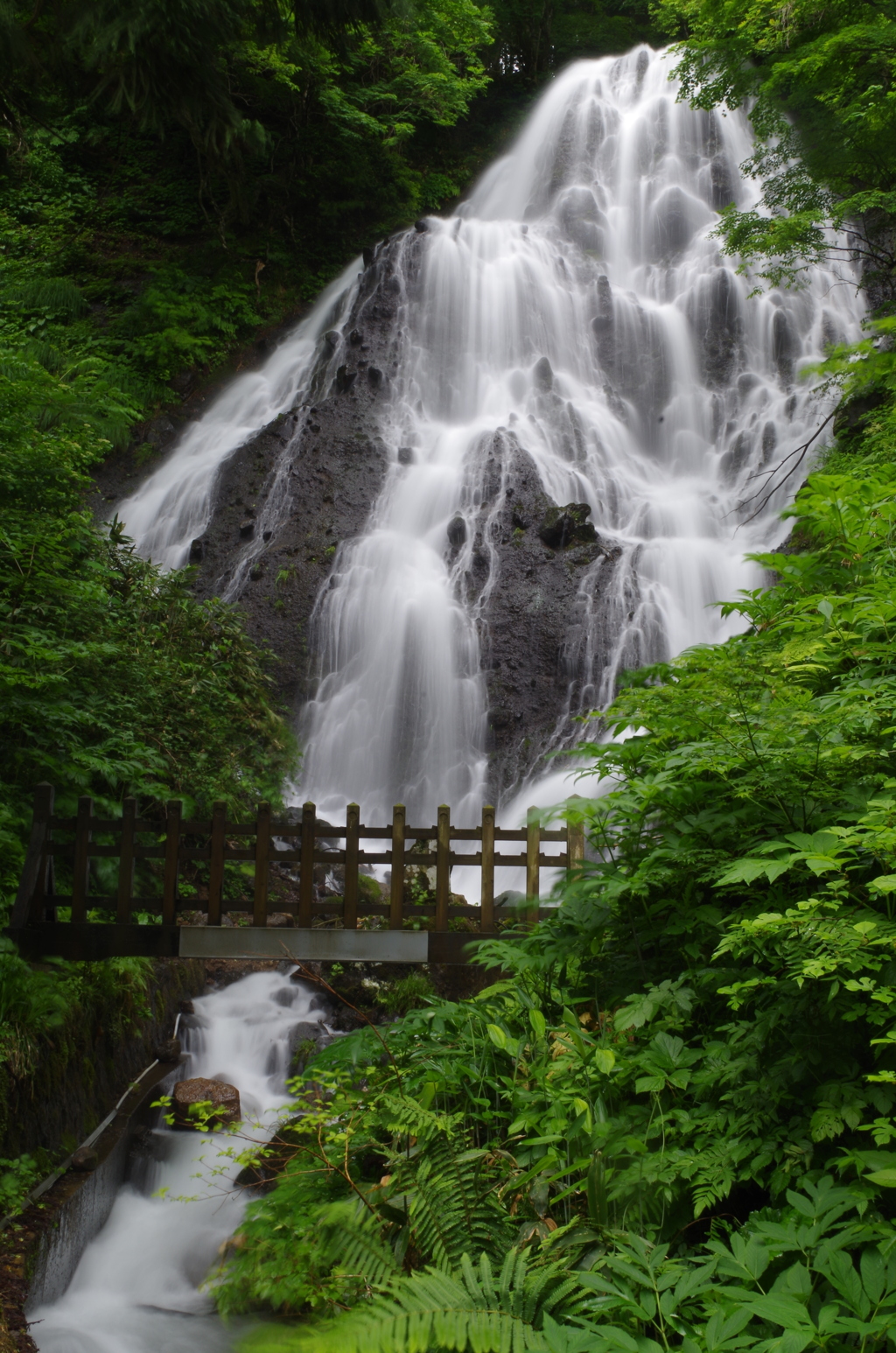 開運出世の滝