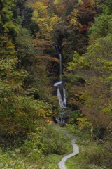 くぐり滝(全景)