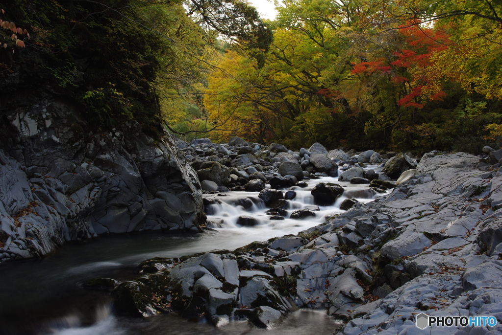 晩秋の中津川渓谷