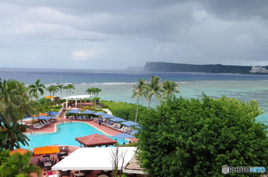 hilton hotel  pool