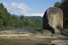 ロマンなる石　つぶて石