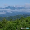 雲の間から覗く朝日連峰