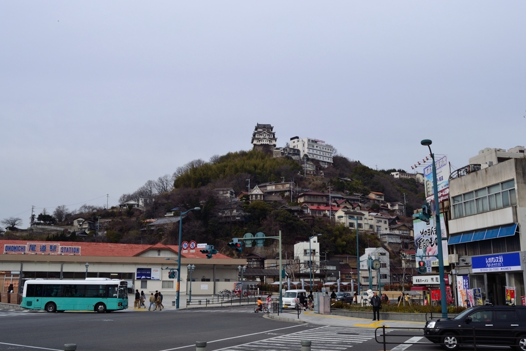 尾道駅前