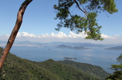 空と島
