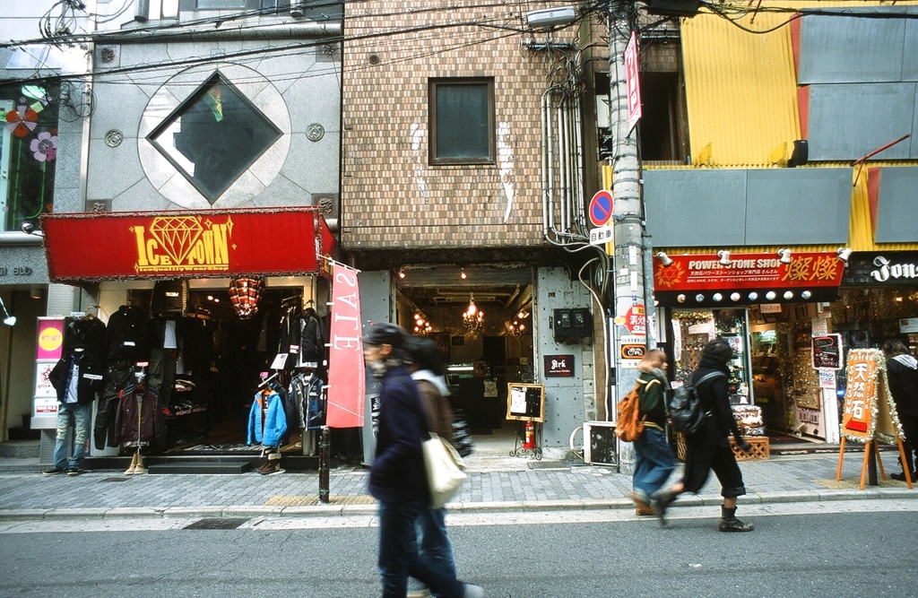 灰色に塗りつぶされた