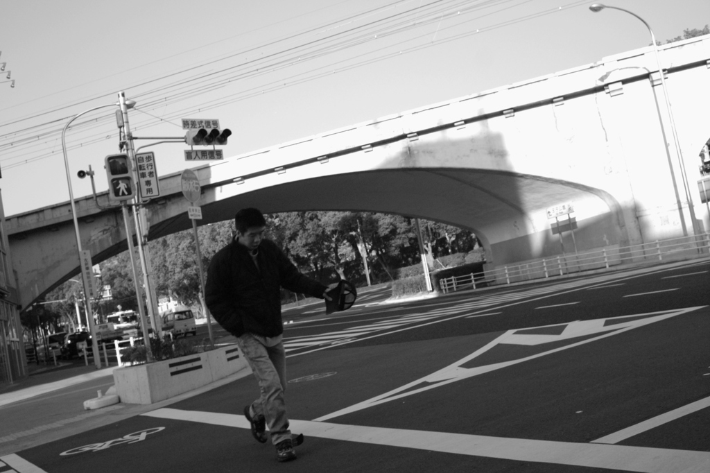 横断中