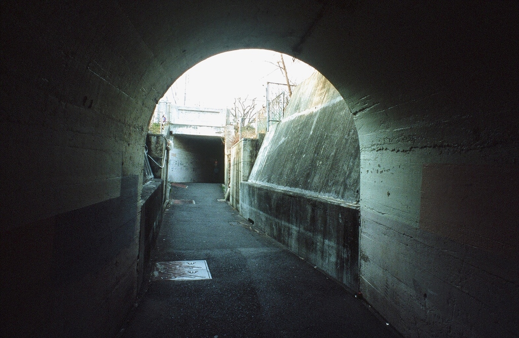 丸いトンネルから四角いトンネルへ