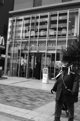 マクドナルドと、おばあさん