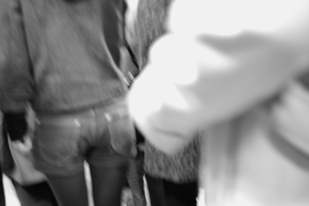 寒そうな人