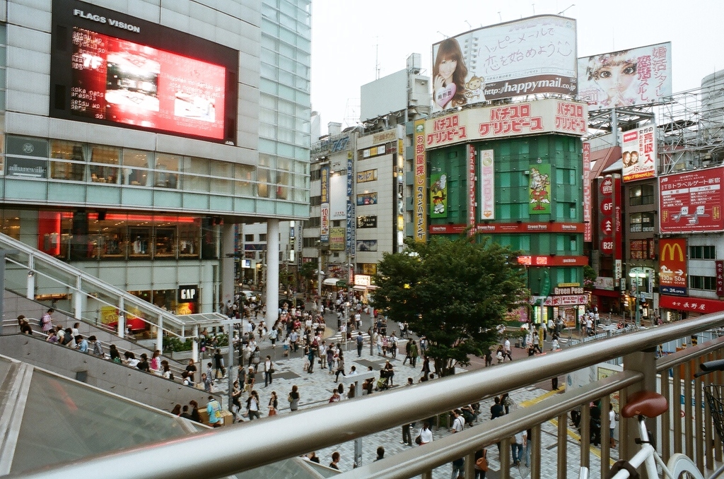 SHINJUKU TEBURE