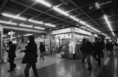サンプラザ内の人々