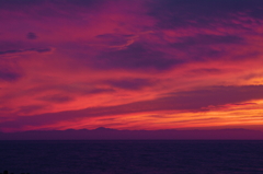 夕焼け：佐渡島シルエット