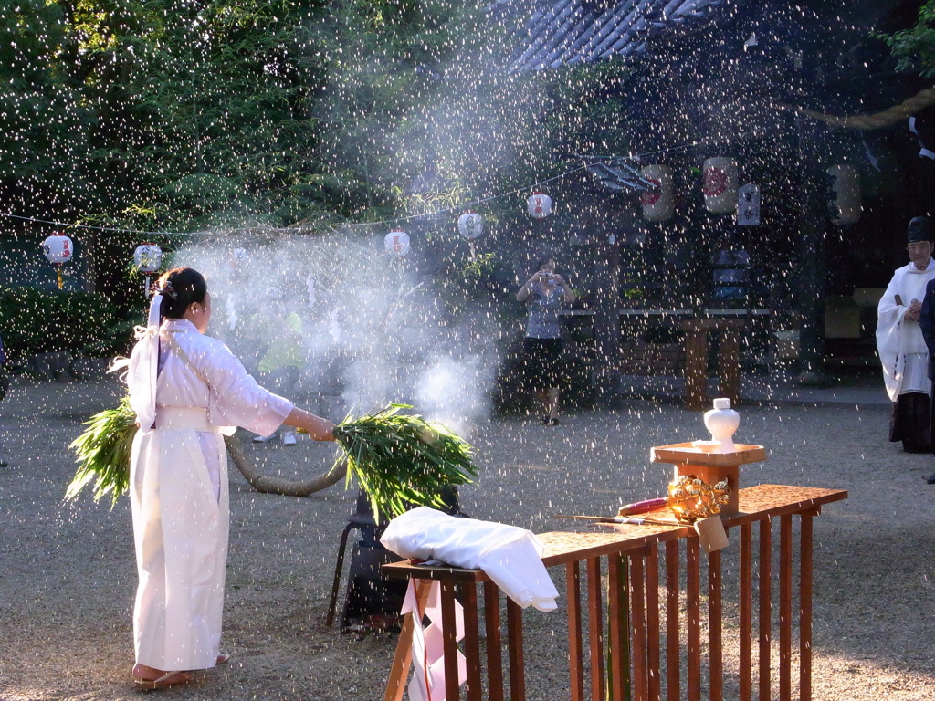 湯立て神事が終わります