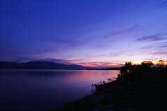 湖畔の夜明け　夏