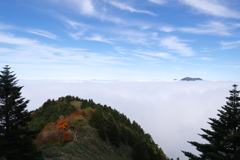 大雲海の日の石鎚山 Ⅱ