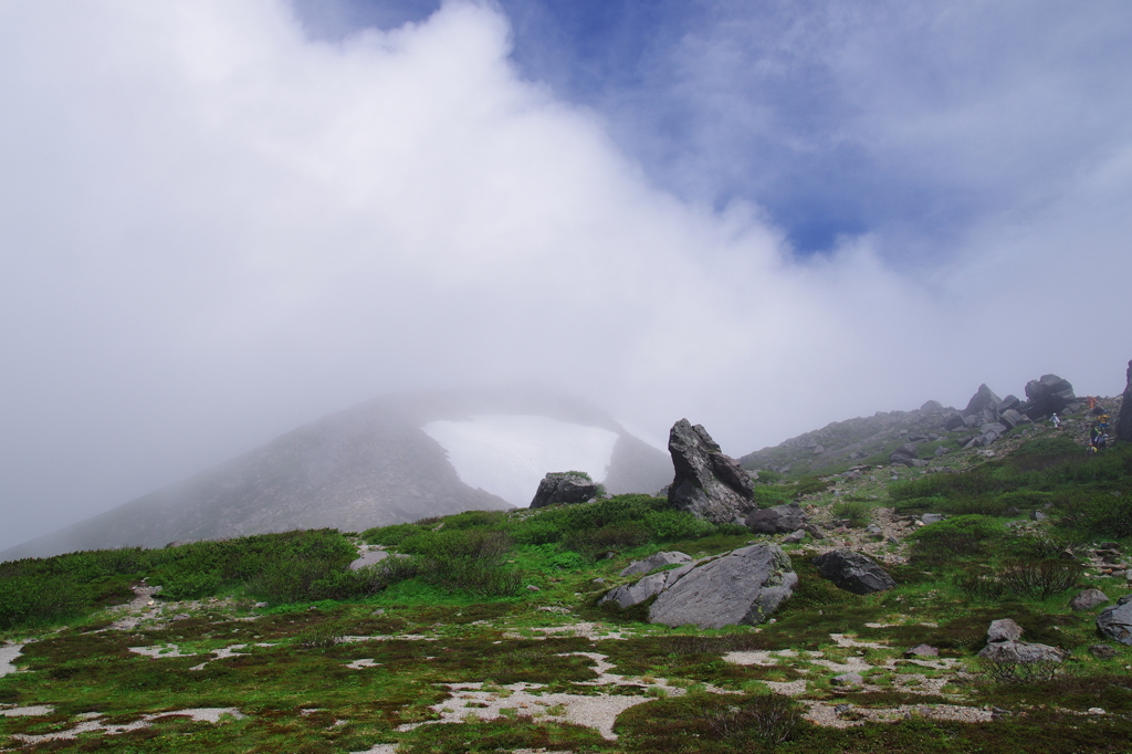 一瞬の晴れ間　/ 7月の白山　