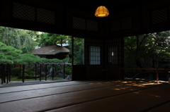 饗宴の館