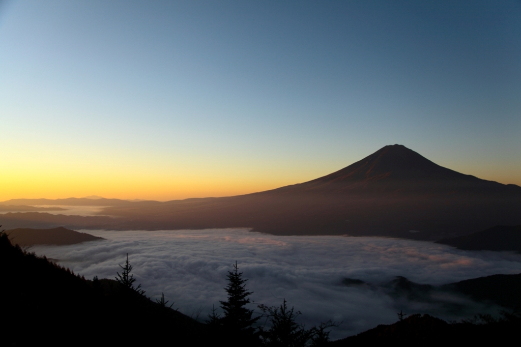 新道峠の夜明け