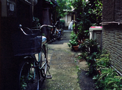 東京645 路地（自転車）