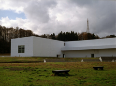 青森645　県立美術館