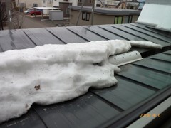 屋根の残雪