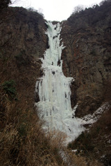 九州の滝でも凍ります