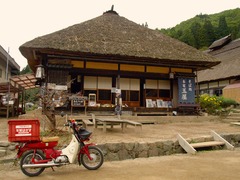 赤いバイク