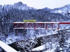 雪の峡谷