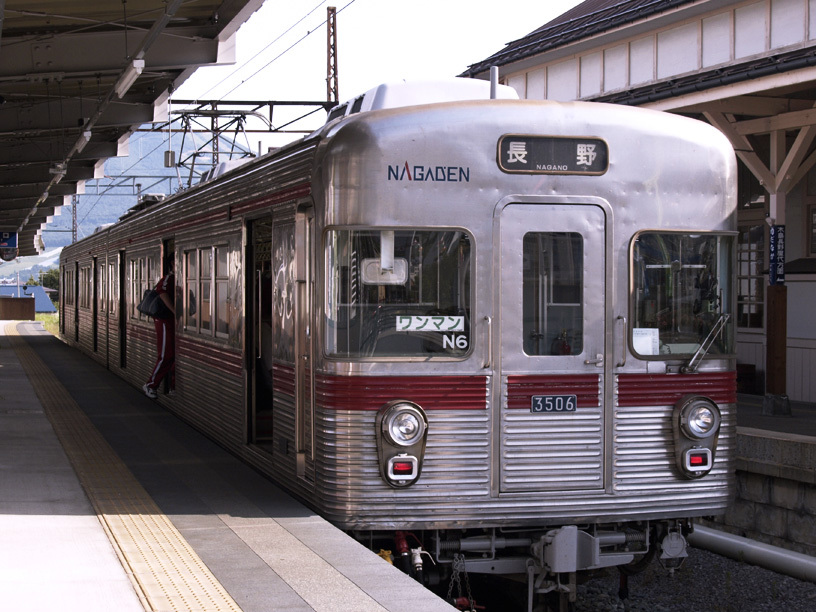 ローカル電車