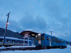 夜明けの停車場