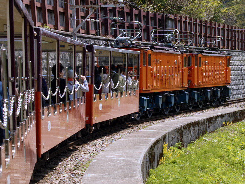 トロッコ電車