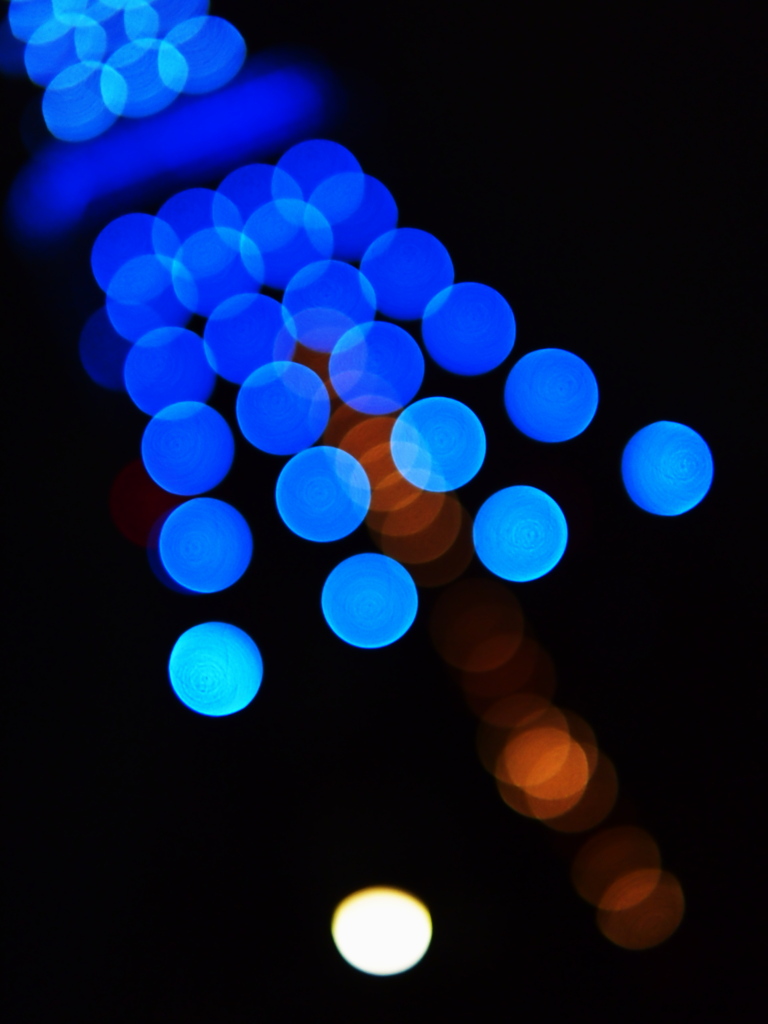 Blue Umbrella 《SUMMILUX》