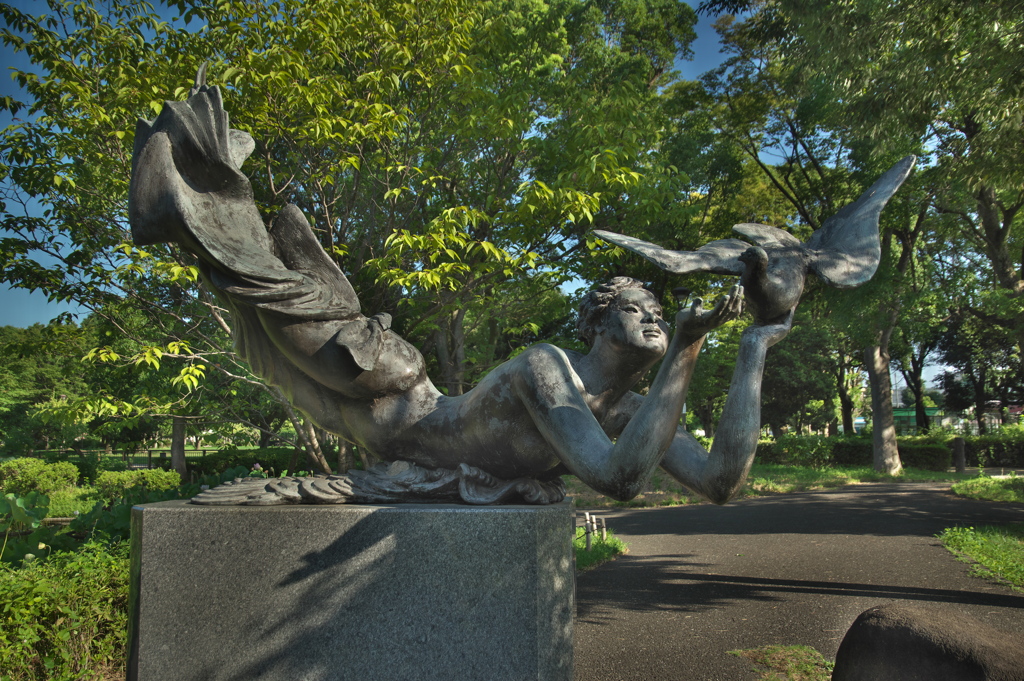 「緑光燦舞」一色邦彦