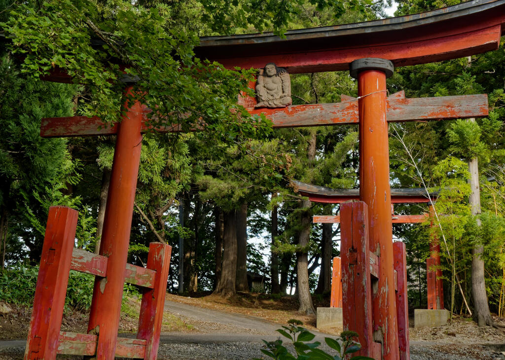 三柱神社