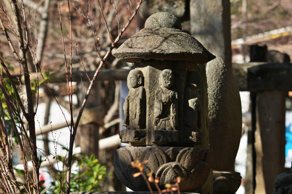 角大師石像