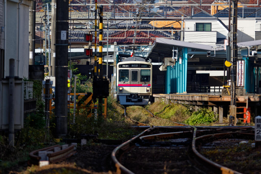 府中競馬正門前駅