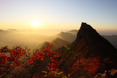 紅く染まる霊峰