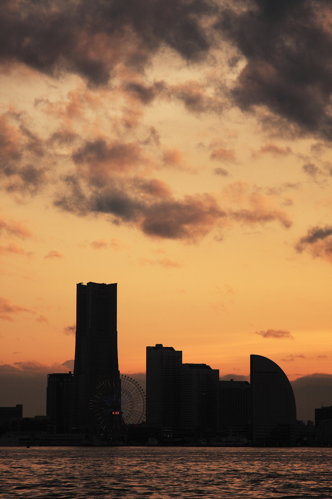 雨上がりの夕暮れ