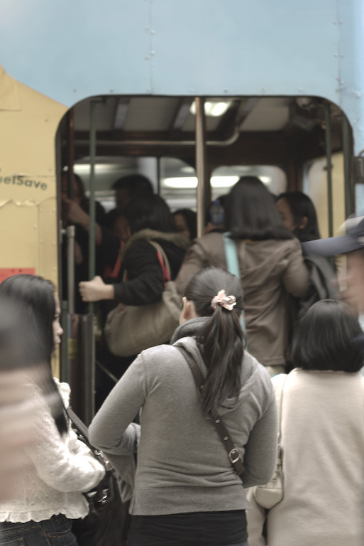 トラム乗り場にて