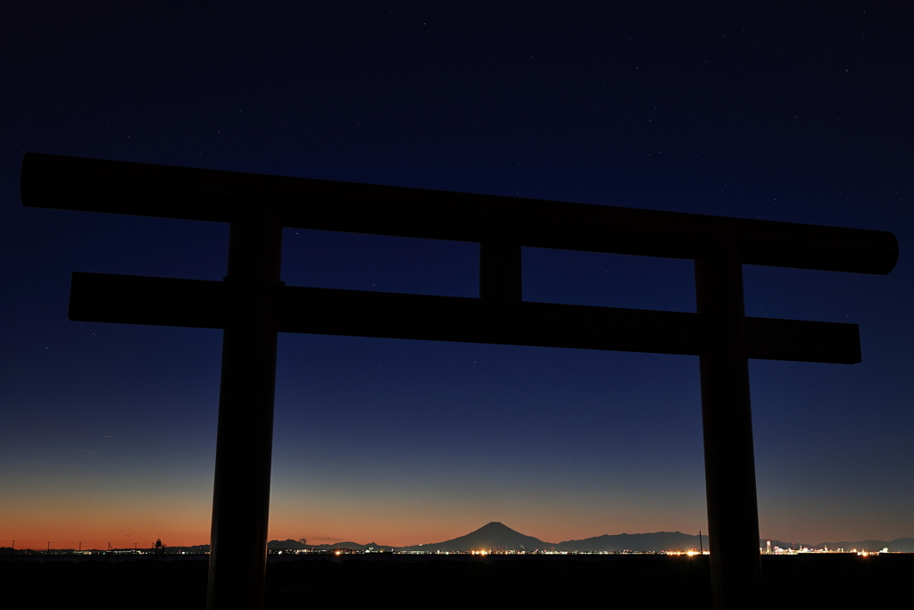 鳥居と富士山