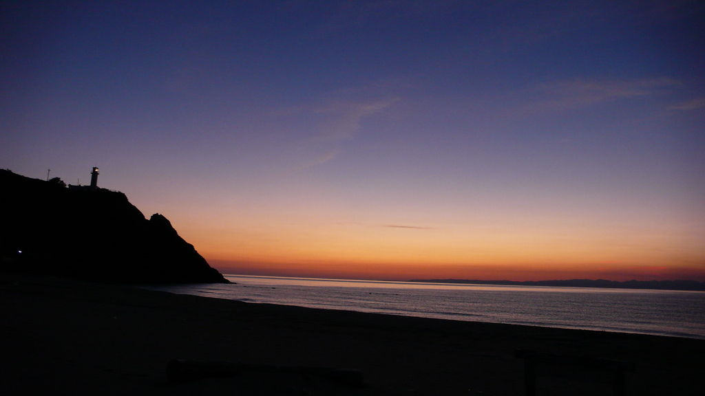 日本海、夕暮れる