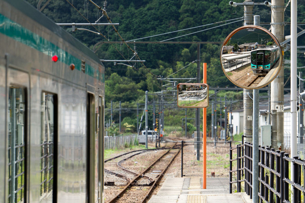 鏡の国の電車