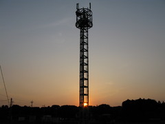 電波塔と夕日