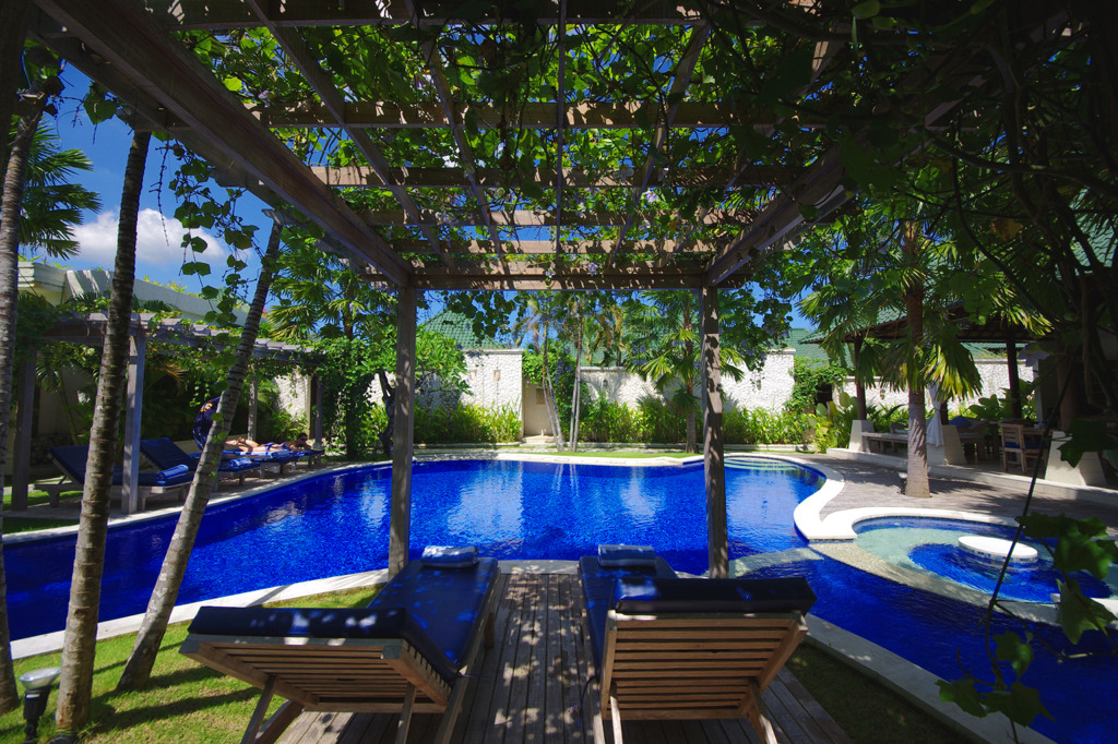 Pool at Artemis