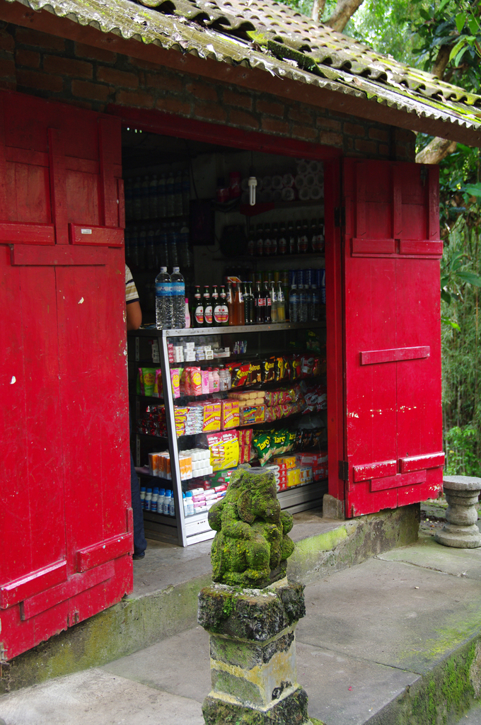 shop of a red door